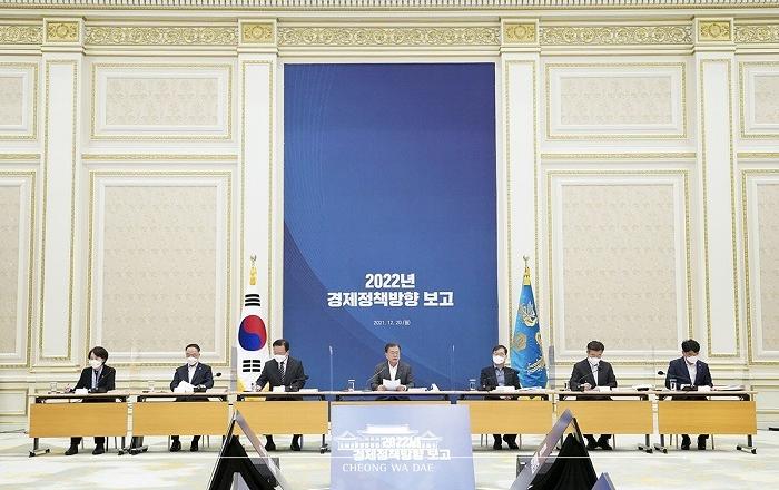 “굵고 짧은 방역 강화…빠른 일상회복 위해 전력”