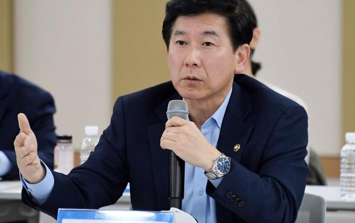 공기업·준정부기관, 정원 등 기준 높여 42곳 줄인다