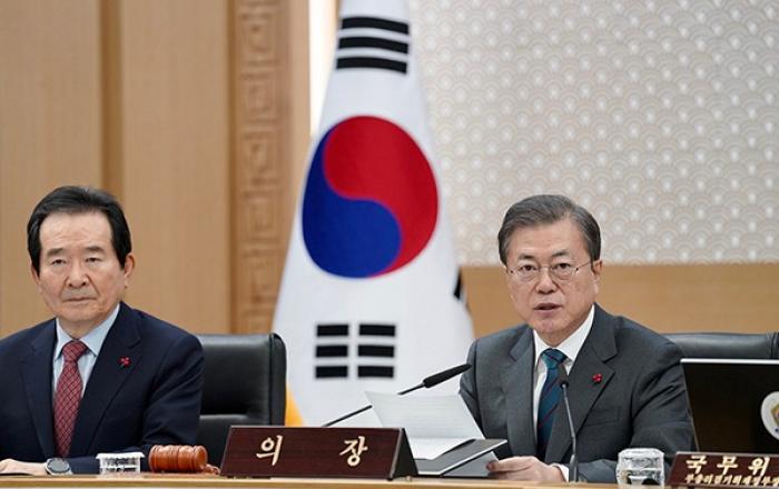 문재인 대통령 “공수처법 공포와 검경수사권 조정 등 준비 과정에 객관·중립성 필요”