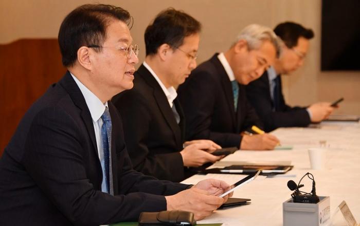 기재부 차관 “여행수지 개선이 올해 경상수지 중요한 변수”