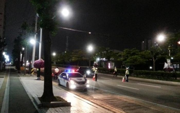 운전·보행 중 스마트기기 사용빈도 높아... 교통안전 의식개선 절실