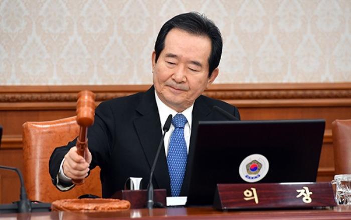 정세균 총리 “신종 코로나 과도한 불안감으로 경제 위축돼선 안돼”