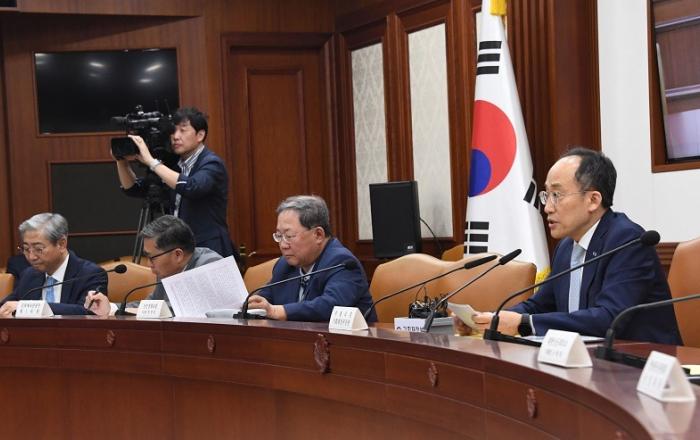 현장대기 투자사업 규제 푼다…공장증설·외국인 강사 요건 완화