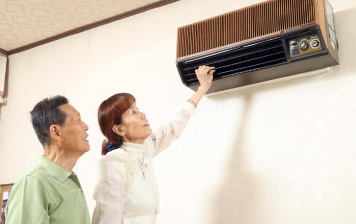 45년전 국내 최초 출시된 벽걸이 에어컨, LG전자로 돌아오다