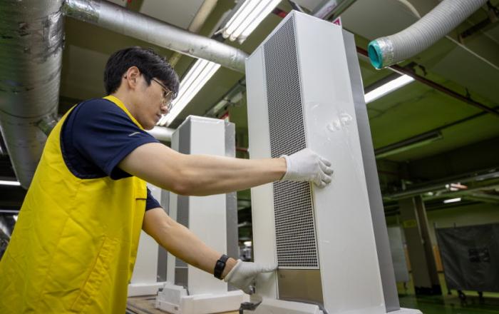 창원 LG스마트파크에서 생산하는 창호형 에어컨 판매 쑥쑥