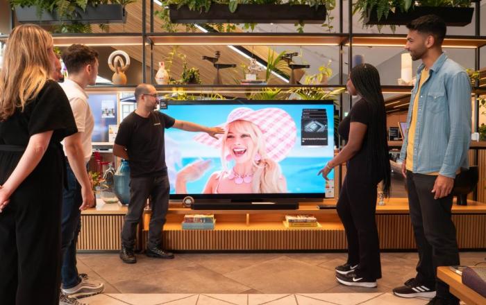 삼성전자 Neo QLED 8K로  워너 브라더스 영화 예고편 만난다