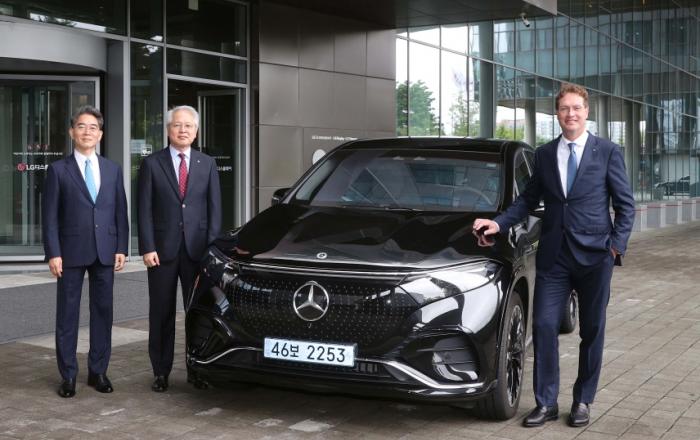 LG디스플레이 · 메르세데스-벤츠, 프리미엄 차량용 디스플레이 협업 논의