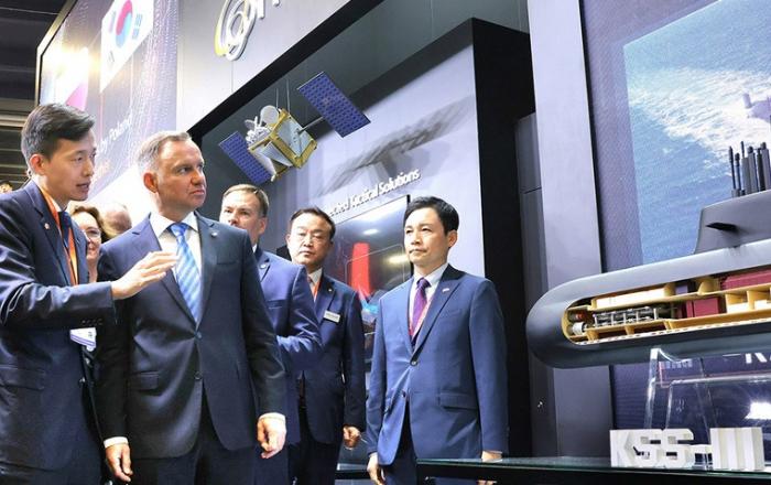 김동관 부회장 폴란드 MSPO에서 두다 폴란드 대통령 만나