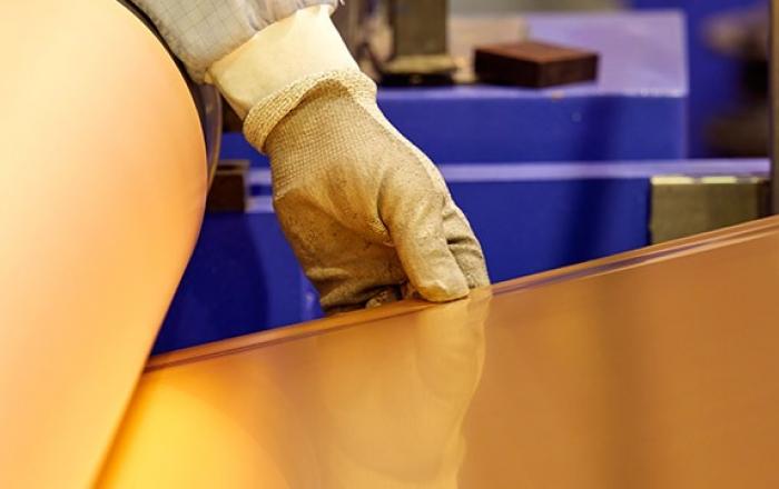 두산솔루스, 1000억원대 규모 전지박 장기공급계약 체결