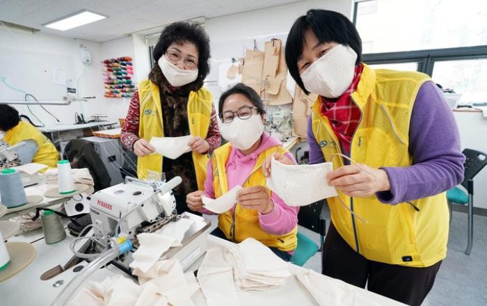 면 마스크 제작 나선 동대문구 재봉틀 부대