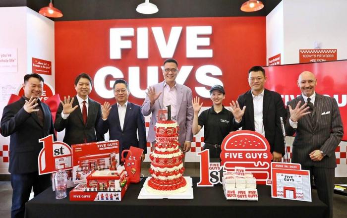 ‘첫돌 맞은 한국 파이브가이즈’ 국내 론칭 1주년 기념 행사 진행