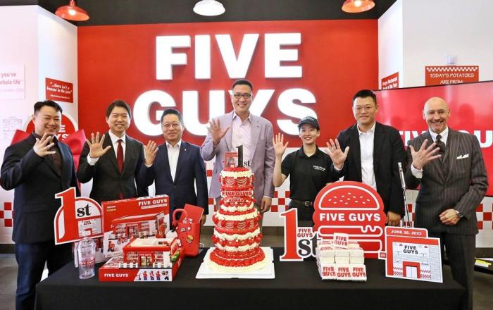 ‘글로벌 스탠다드’로 우뚝 선 한국 파이브가이즈 에프지코리아 파이브가이즈와 일본 진출 MOU 체결