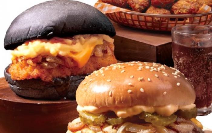 맛도 가격도 어메이징! 2,980원 더블 버거 나왔다… 이마트, ‘완벽치킨’ 잇는 어메이징 델리 2탄 출시