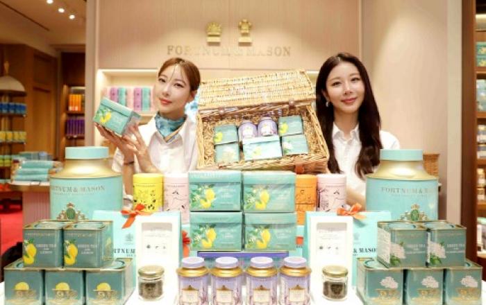 신세계百, 연말에 포트넘 앤 메이슨 녹차 선물하세요