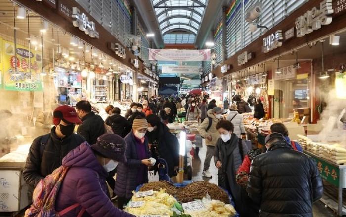 ADB, 한국 경제성장률 올해 0.9%·내년 1.7%로 올려 전망