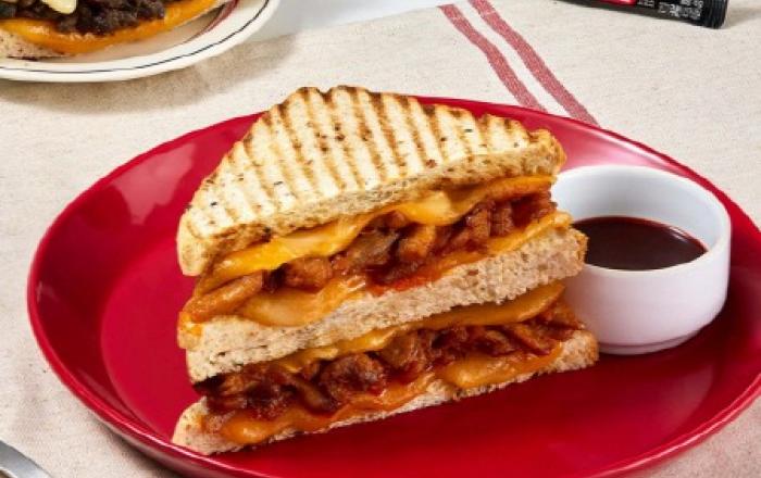 투썸플레이스, 불닭·불고기 K-플레이버 더한 파니니 출시