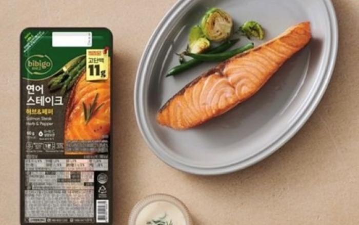 CJ제일제당, 비비고 생선구이 올해도 ‘대박’ 예감… ‘연어 스테이크’ 출시 한 달 약 10만 개 판매