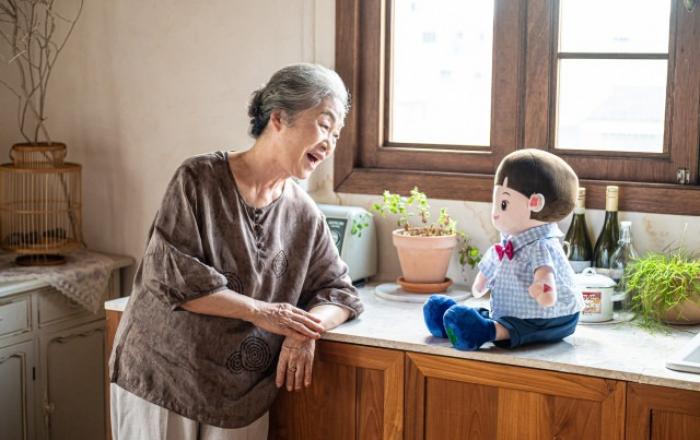 손주처럼 곁 지킨다… AI 반려로봇 ‘효돌’, 대규모 실증서 어르신 마음건강 개선 효과 확인