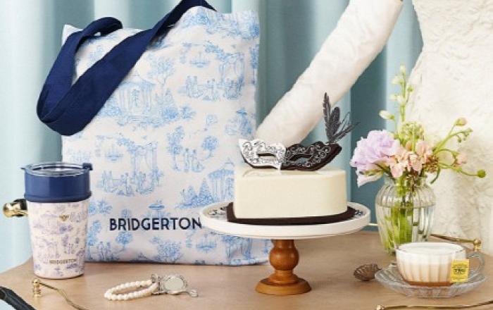 투썸플레이스, 넷플릭스 인기 시리즈 ‘브리저튼’의 감성 담은 굿즈 론칭