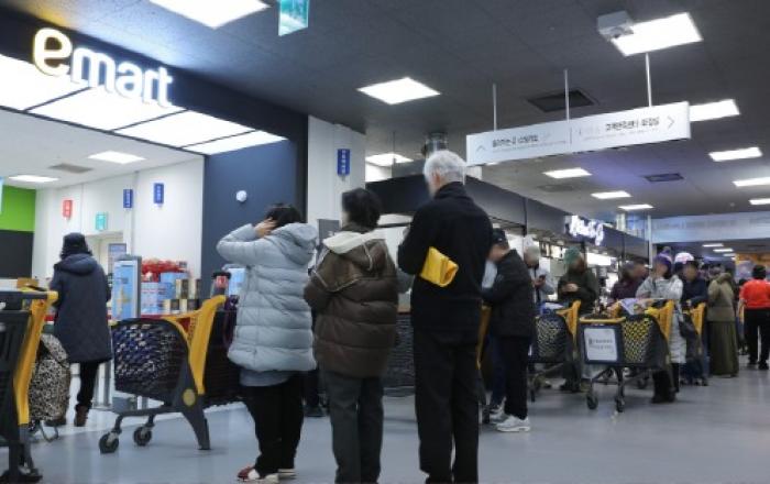 880원 삼겹살에 아침부터 줄섰다! 이마트 “고래잇 페스타”와 함께 시작된 오픈런