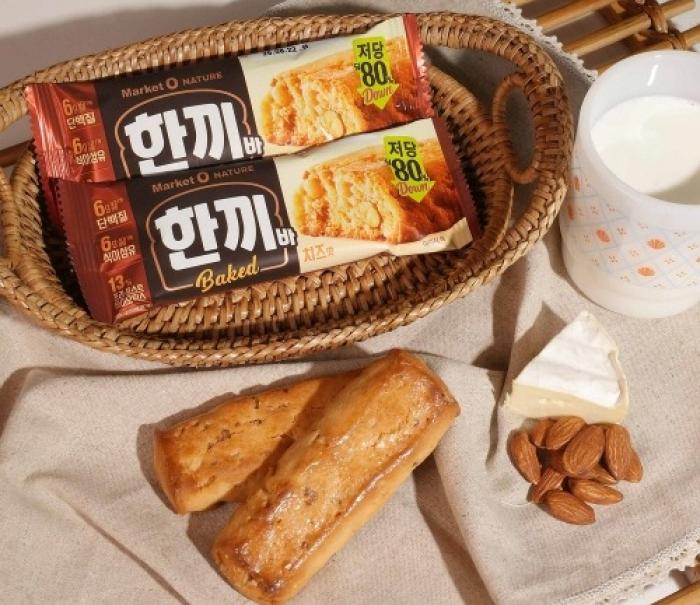 오리온, 저당·고단백 ‘마켓오네이처 한끼바 치즈맛’ 출시