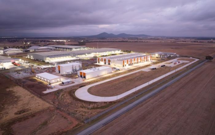 한화에어로스페이스, 호주 공장 2단계 증축 완료… 레드백 장갑차 생산 돌입