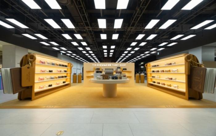 코치, 현대백화점 더현대 서울에 ‘코치 스프링 태비샵’ 오픈