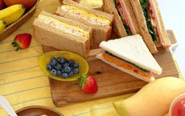 신세계푸드, 런치플레이션에 직장인 점심 풍경 바뀐다…‘가성비+웰니스’ 샌드위치 뜬다