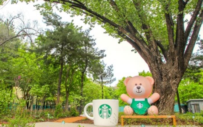 포토존부터 커피박 업사이클링 벤치까지… 스타벅스, 서울숲공원  재단장