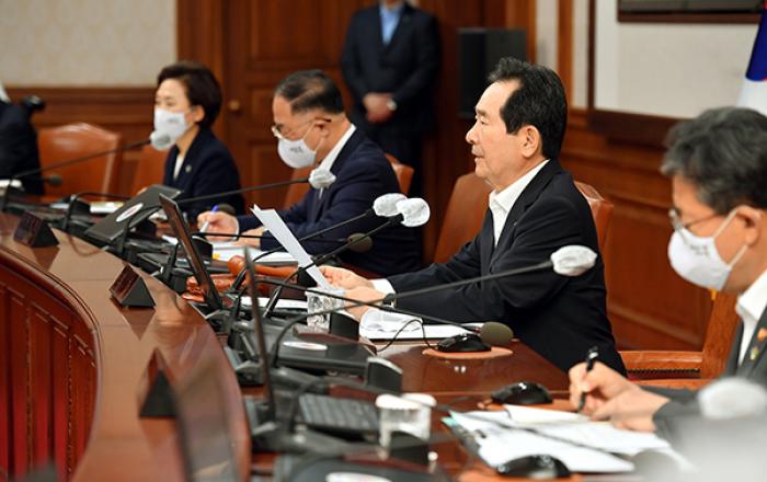 정세균 총리 “지금은 전시상황…추경으로 당장 급한 불 꺼야”