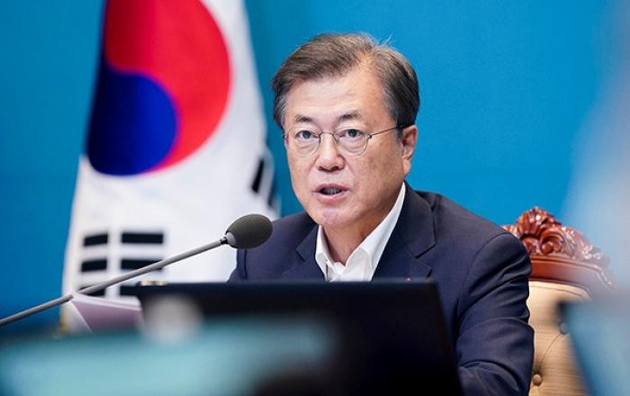 문재인 대통령 “집값 반드시 잡고 서민 부담 확실히 줄여야…필요하면 언제든 추가 대책 만들라”