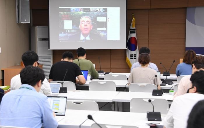 OECD, 올해 성장률 전망치 한국만 상향 조정…37개국 중 월등한 1위